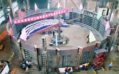 三峽發(fā)電廠7號機組組裝現場